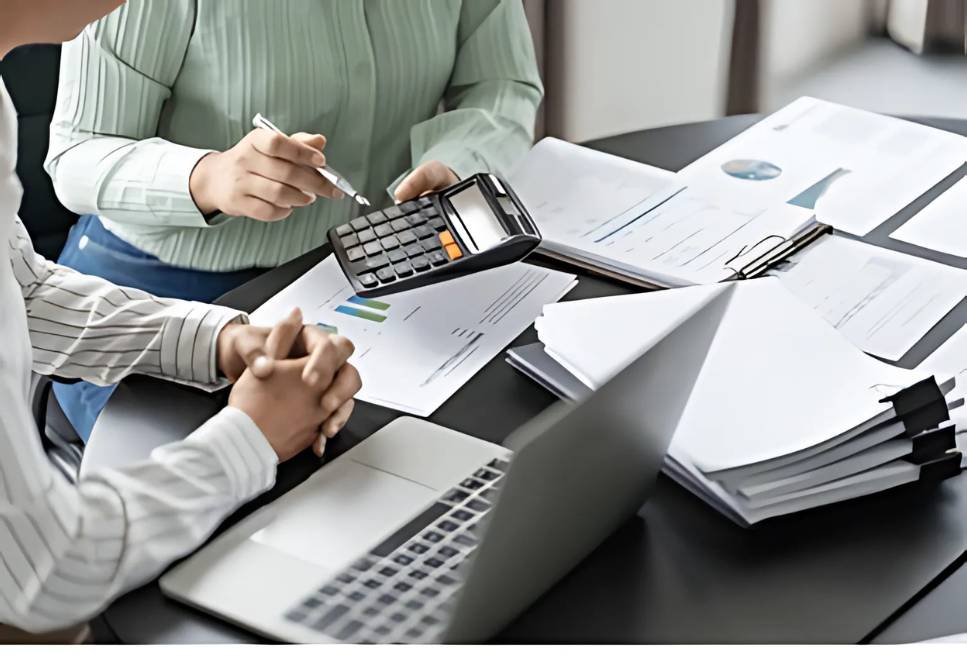 Bookkeeper in Mackay 1 Small Business Bookkeeper Mackay managing cash flow reports