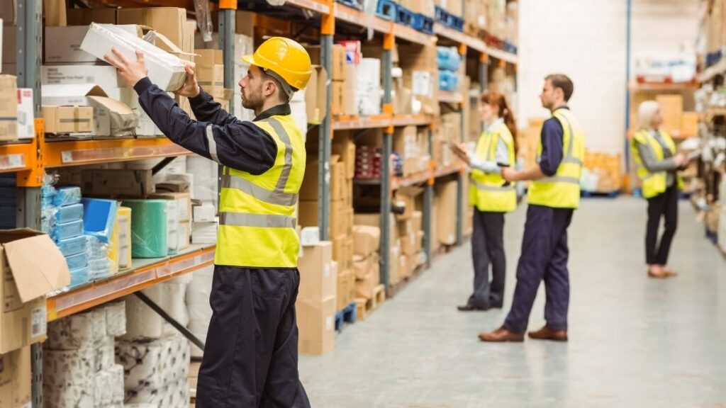 Manufacturing inventory management system in warehouse