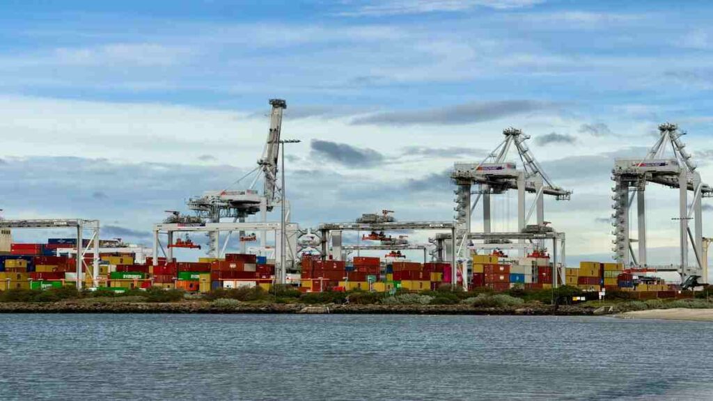 Estimated landed cost at a shipping port